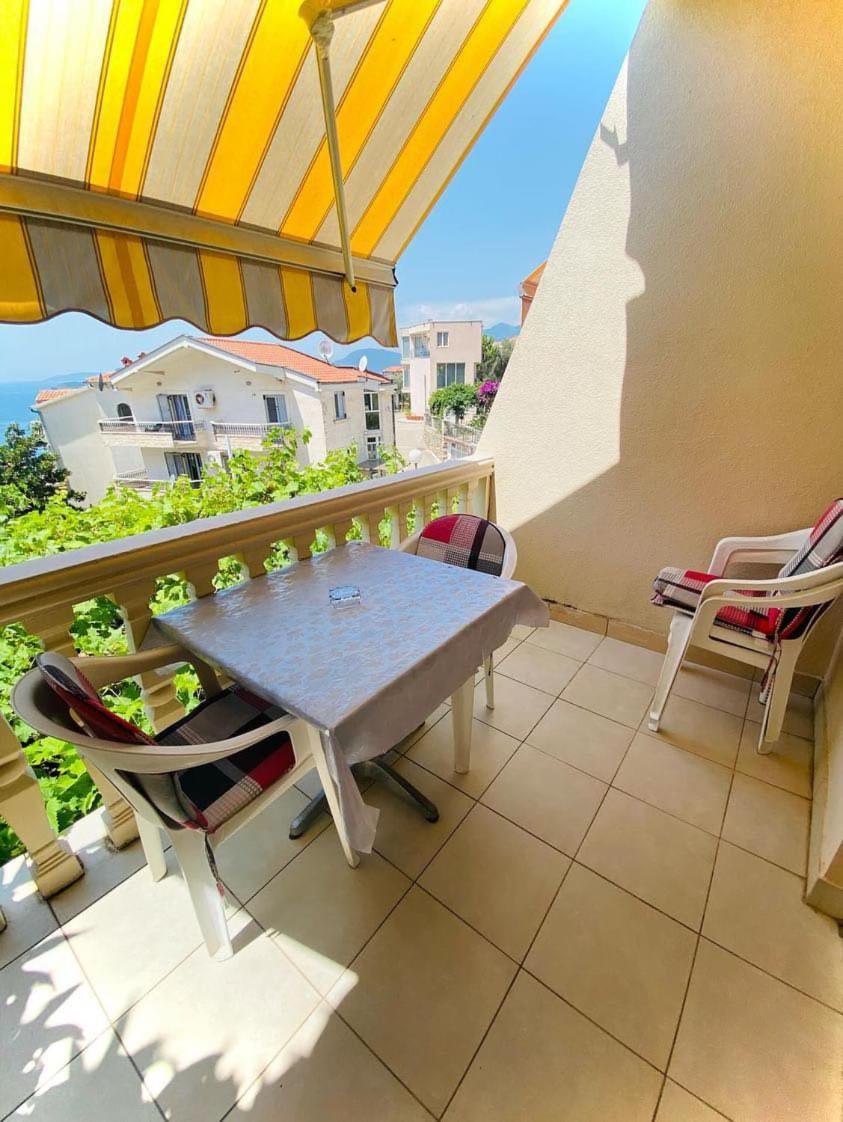 Apartments Dunja Свети Стефан Екстериор снимка