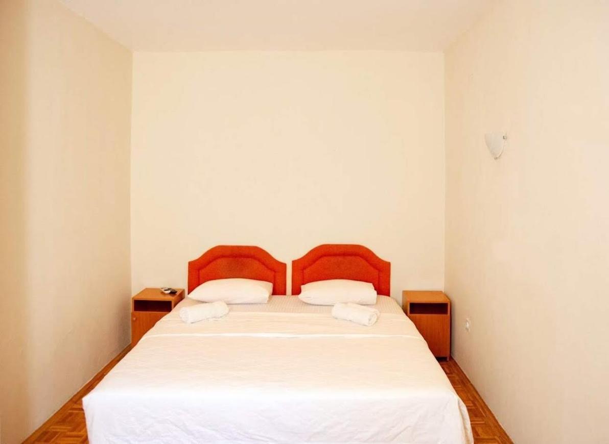 Apartments Dunja Свети Стефан Екстериор снимка