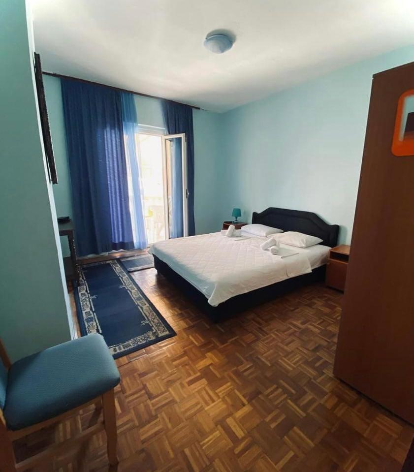 Apartments Dunja Свети Стефан Екстериор снимка