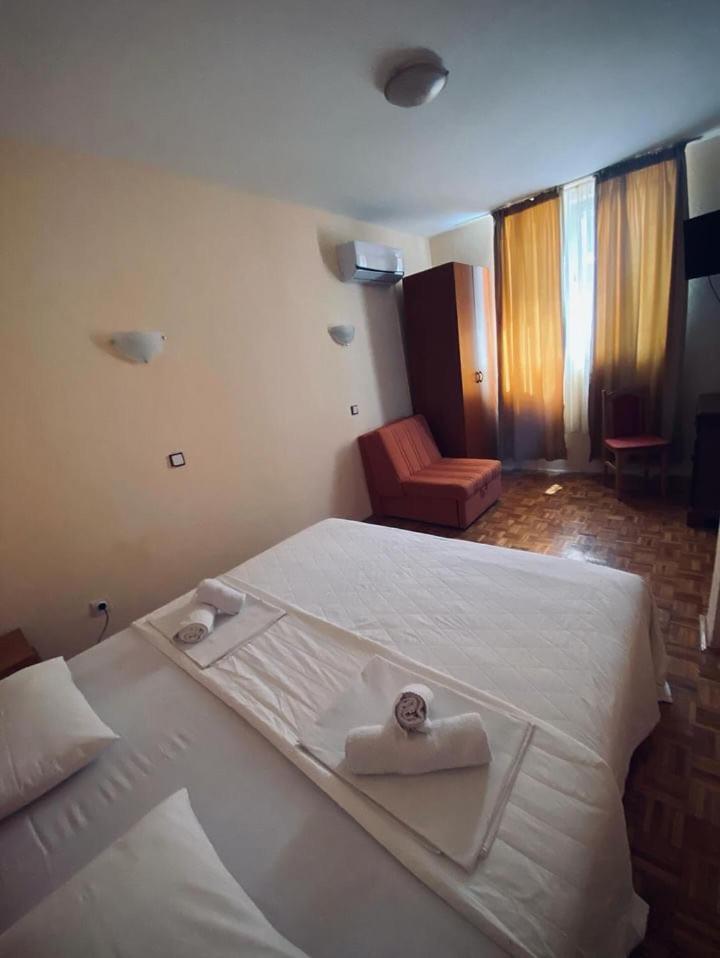 Apartments Dunja Свети Стефан Екстериор снимка