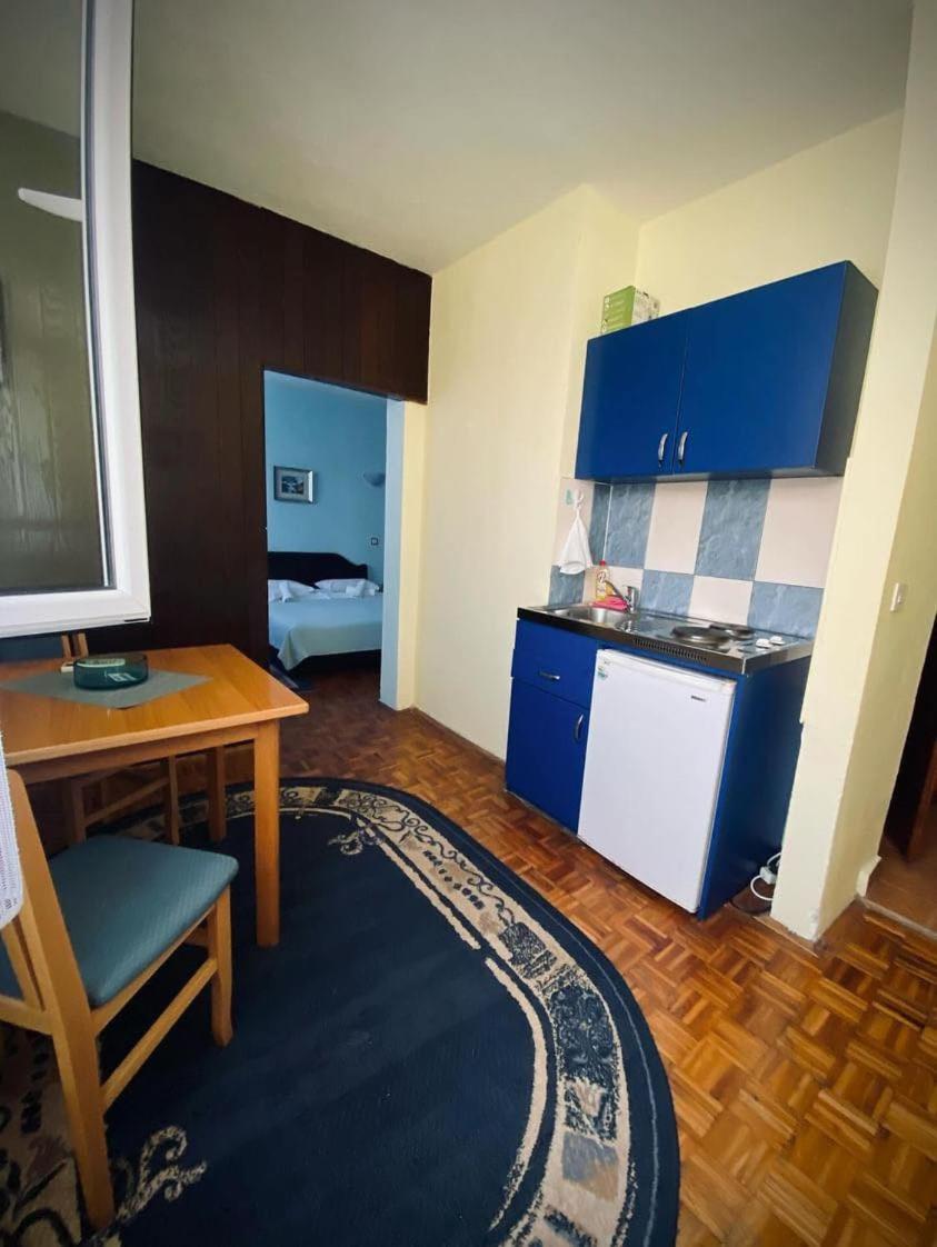 Apartments Dunja Свети Стефан Екстериор снимка