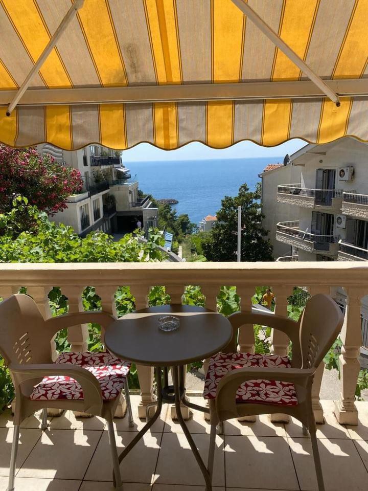 Apartments Dunja Свети Стефан Екстериор снимка