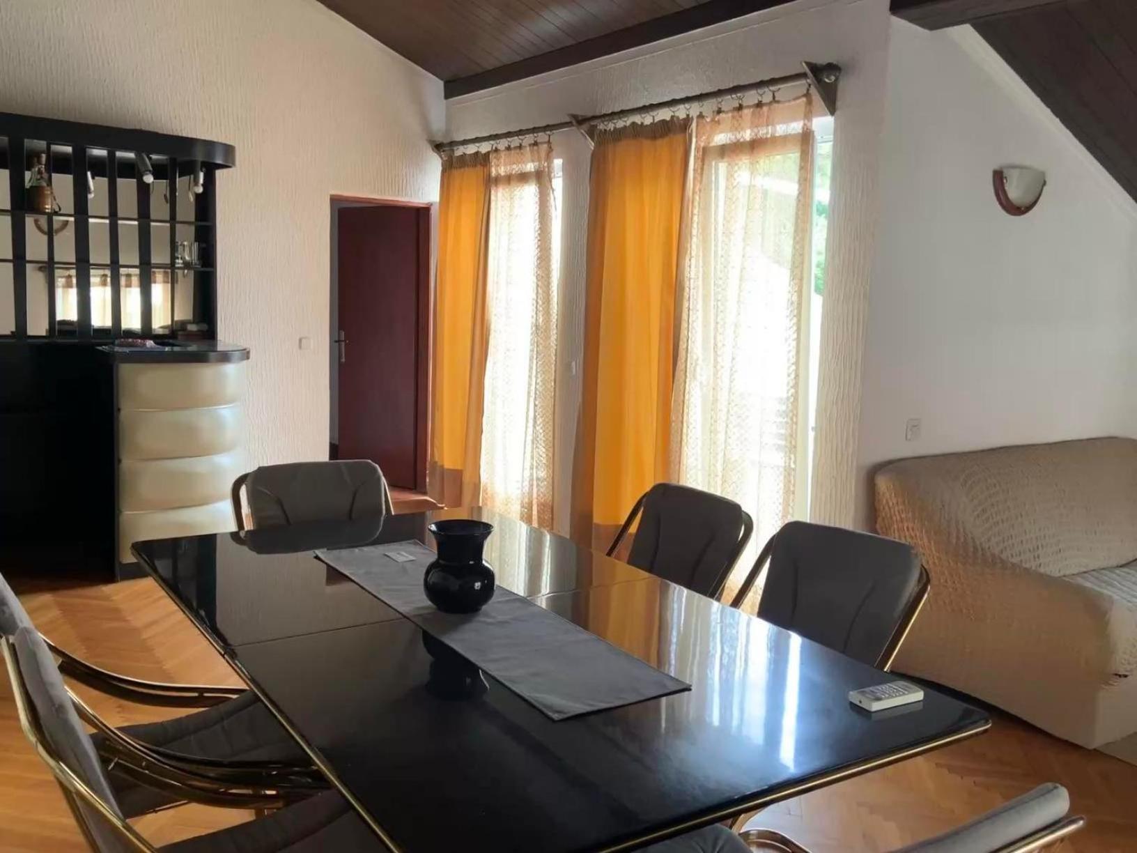Apartments Dunja Свети Стефан Екстериор снимка