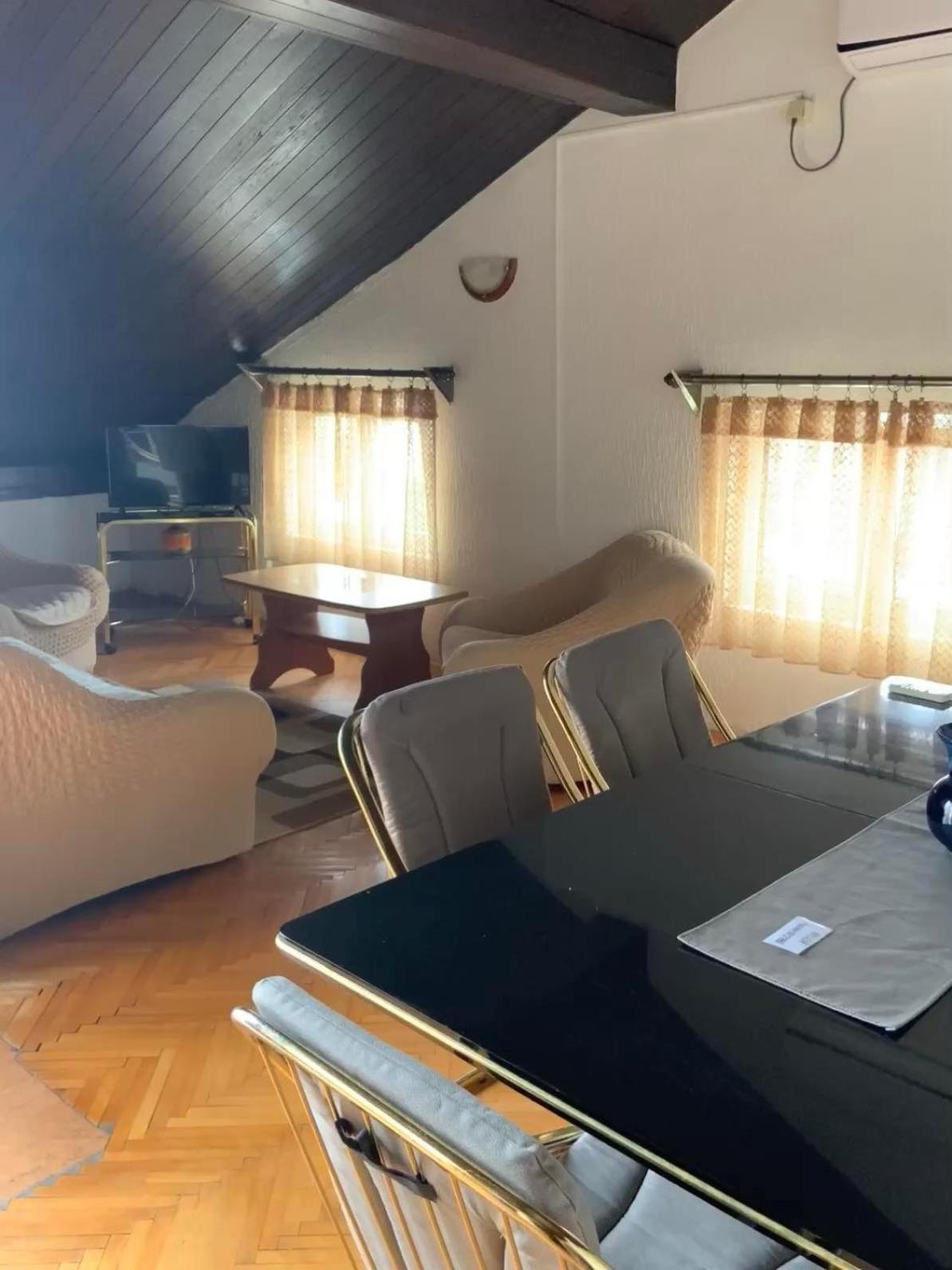 Apartments Dunja Свети Стефан Екстериор снимка